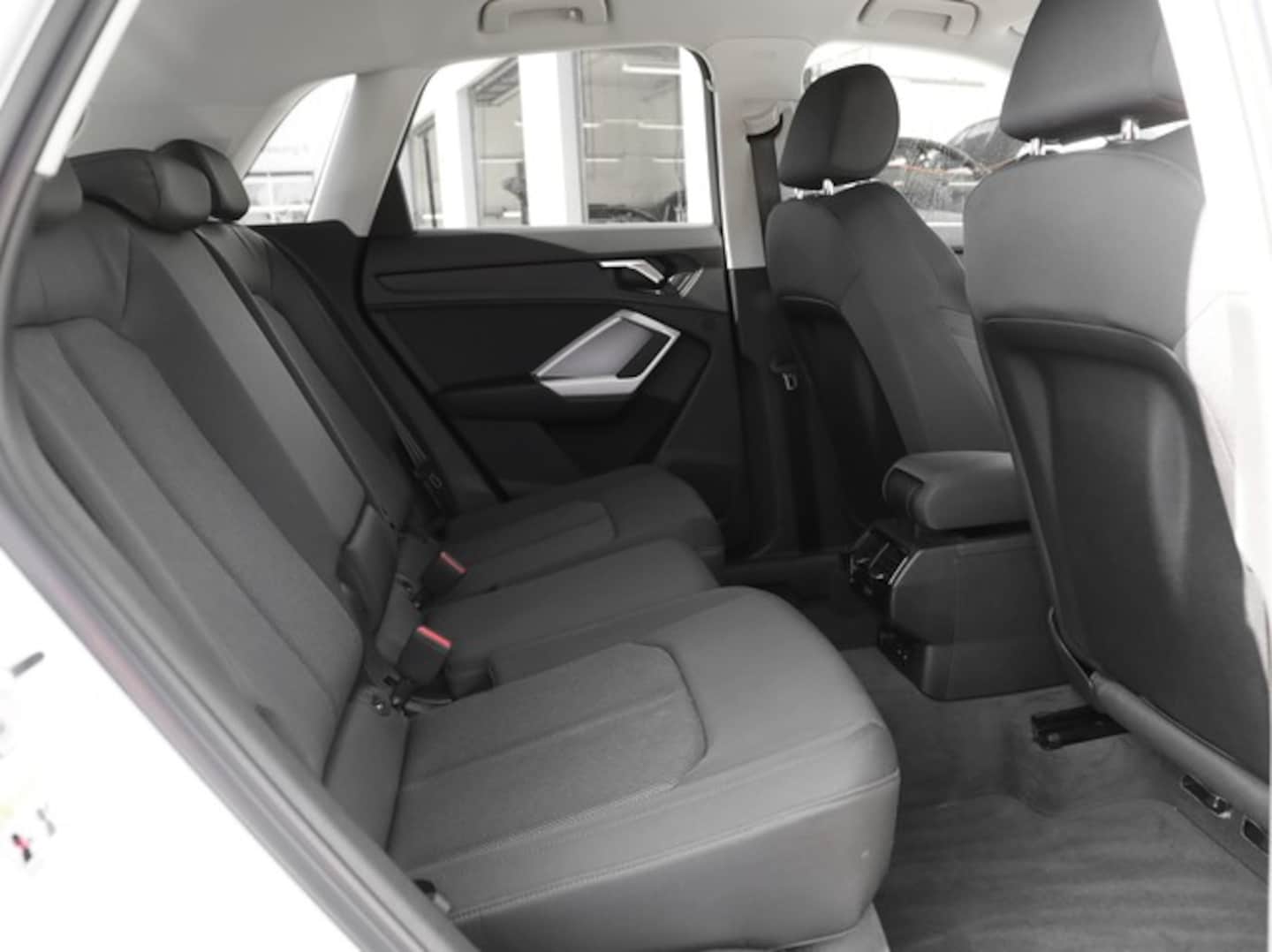 Bild über Audi Q3 TDI 110 kW S tronic - für weitere Informationen kontaktieren Sie den Audi Partner