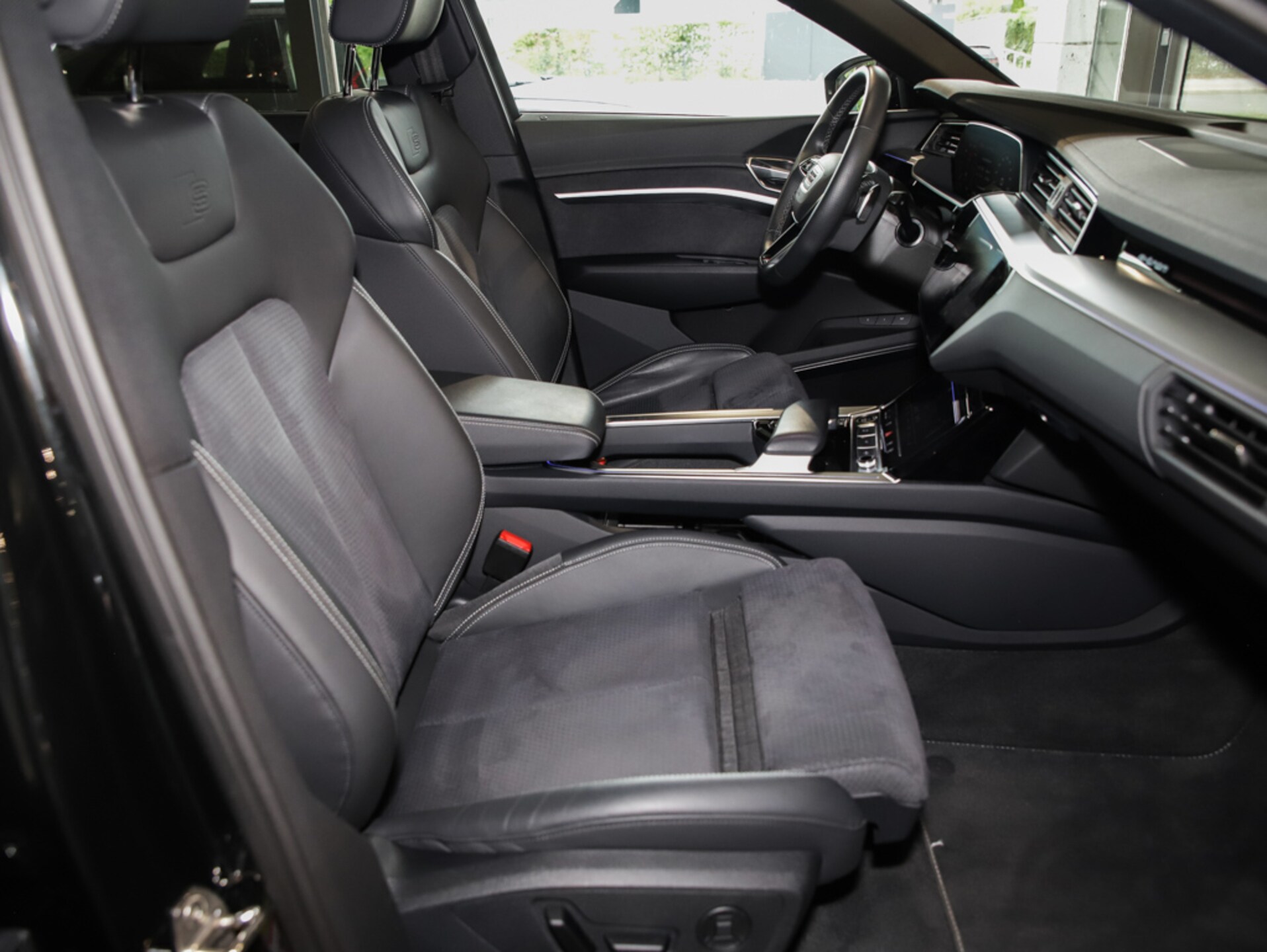 Audi Q8 e-tron S line