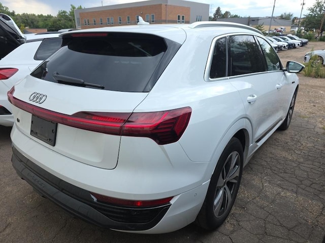 2024 Audi Q8 e-tron