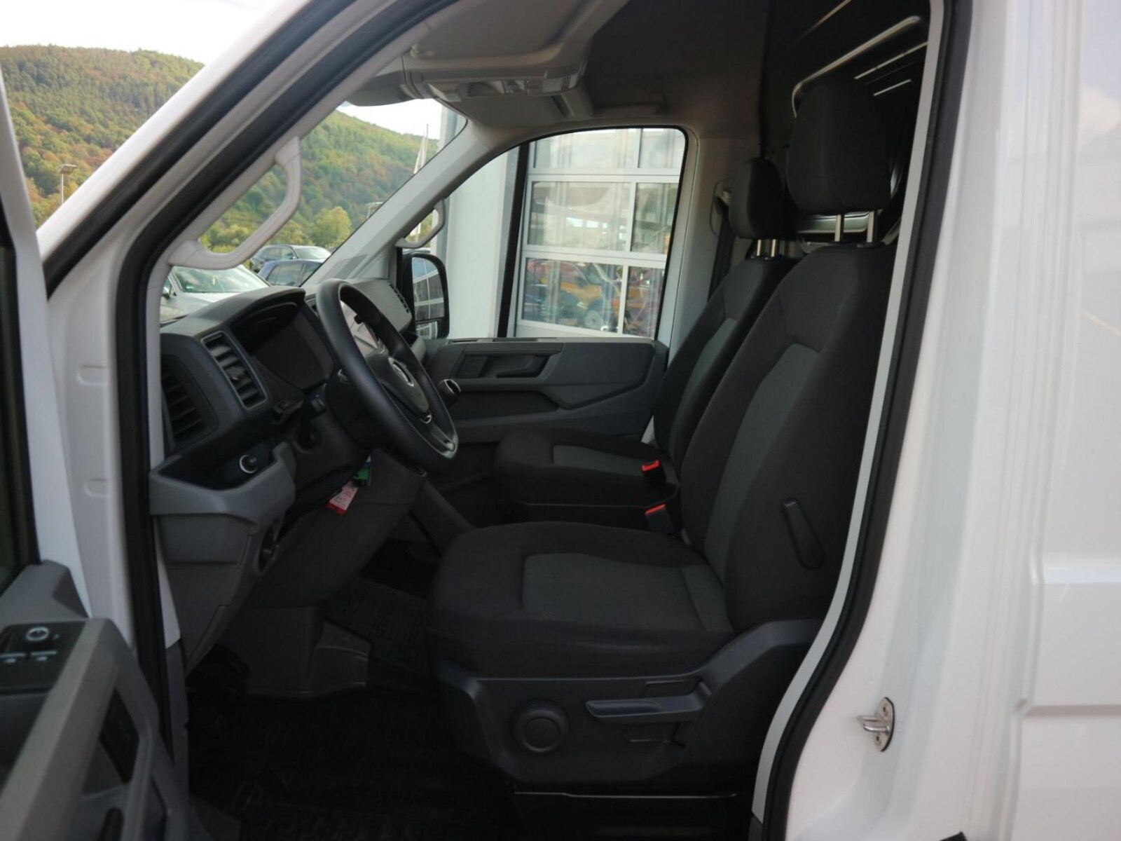 Volkswagen Crafter Kasten langer Radstand – Bild 7