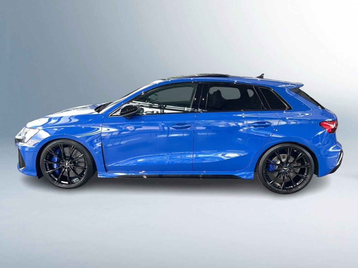 Bild über Audi RS 3 Sportback TFSI quattro S tronic - für weitere Informationen kontaktieren Sie den Audi Partner