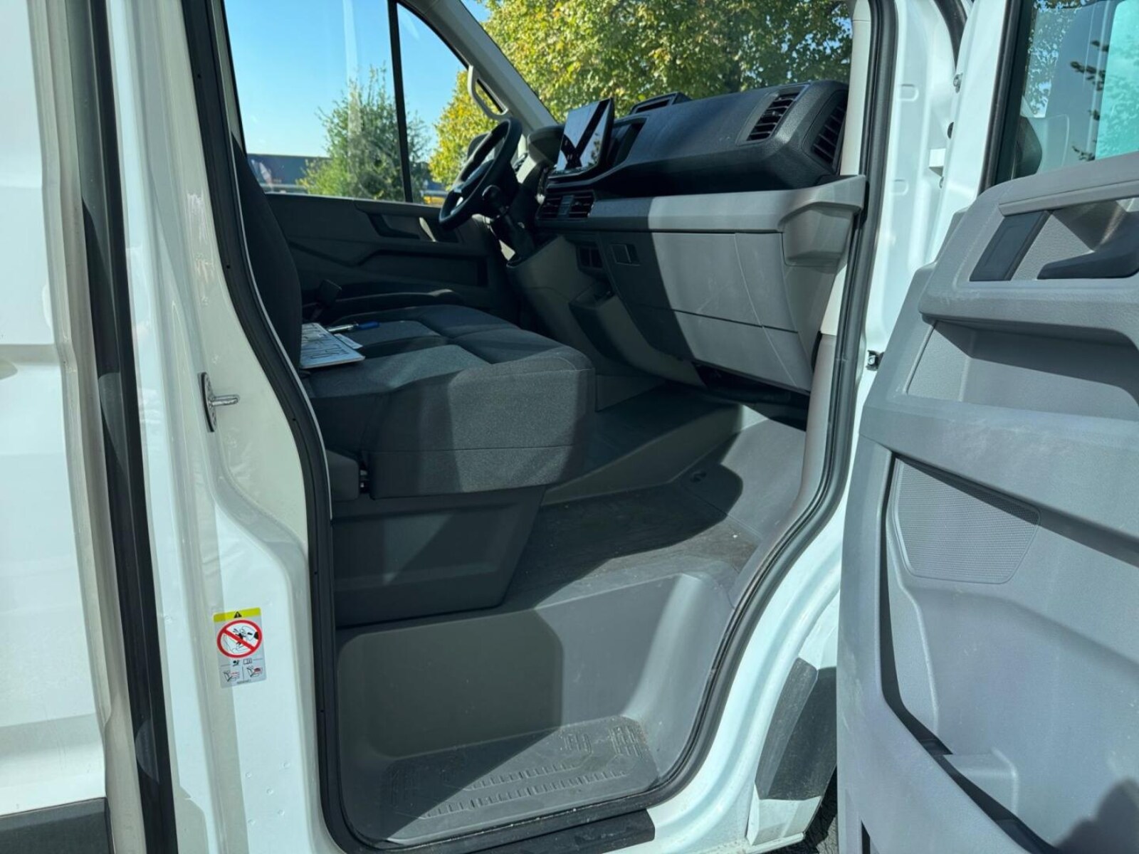 Volkswagen Crafter Kasten mittlerer Radstand – Bild 11