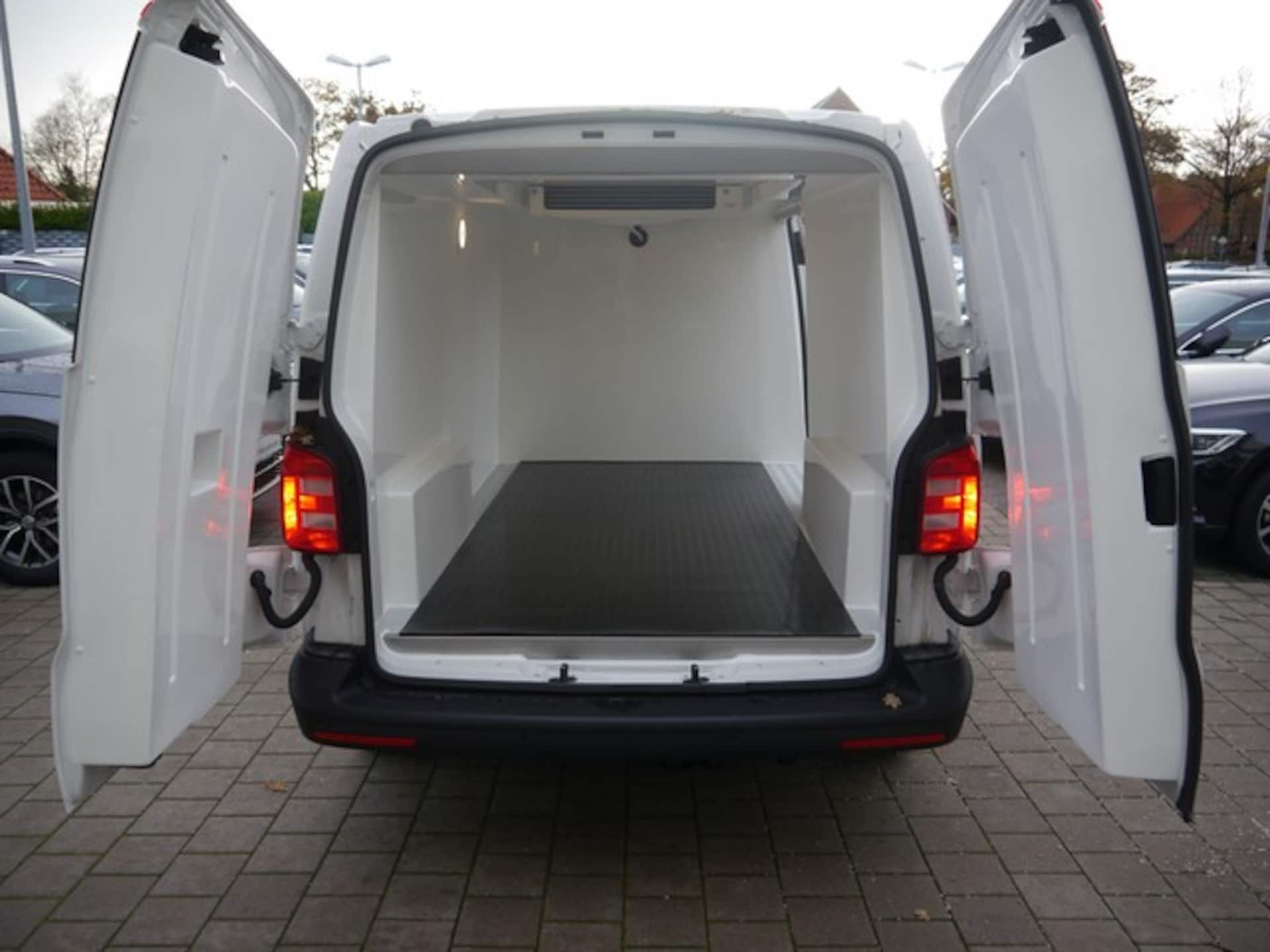 Volkswagen T6.1 Transporter Kasten langer Radstand