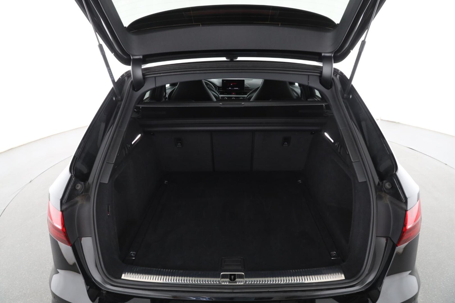 Audi A4 Avant S line