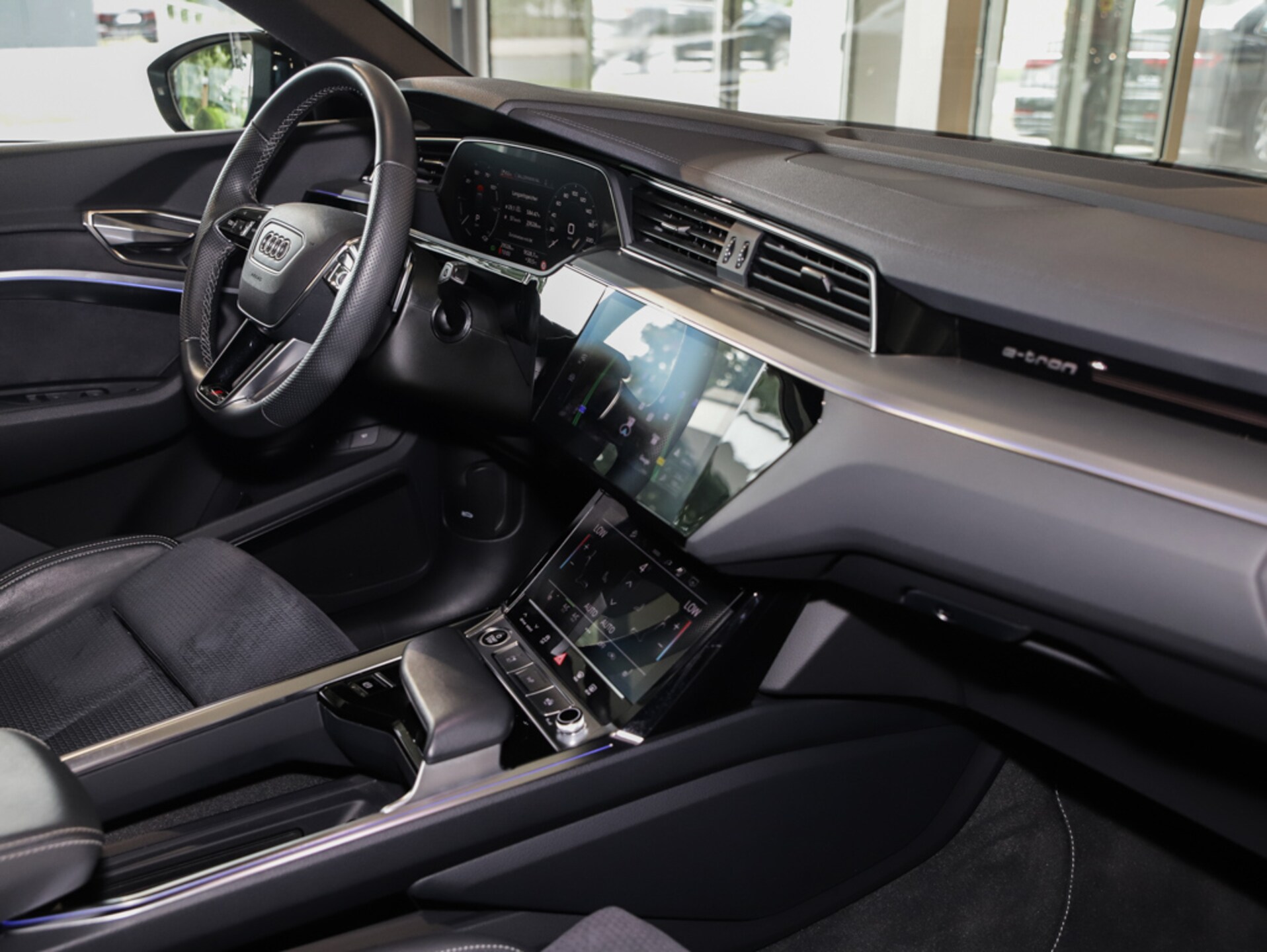 Audi Q8 e-tron S line