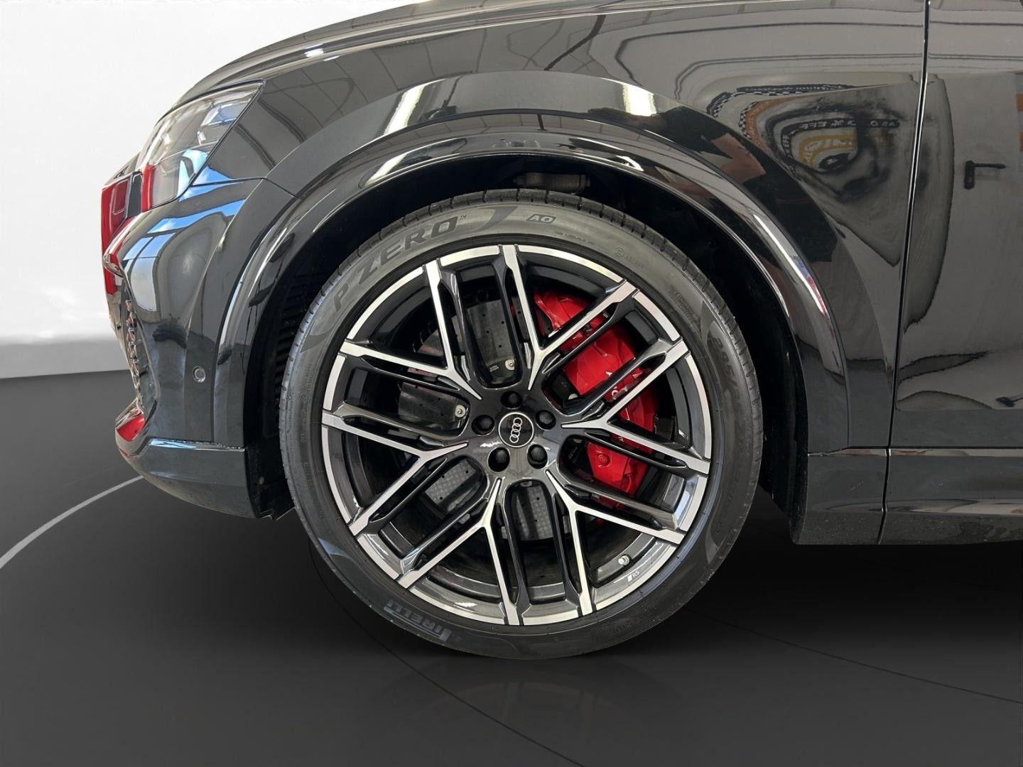 Bild über Audi RS Q8 SUV TFSI quattro tiptronic - für weitere Informationen kontaktieren Sie den Audi Partner