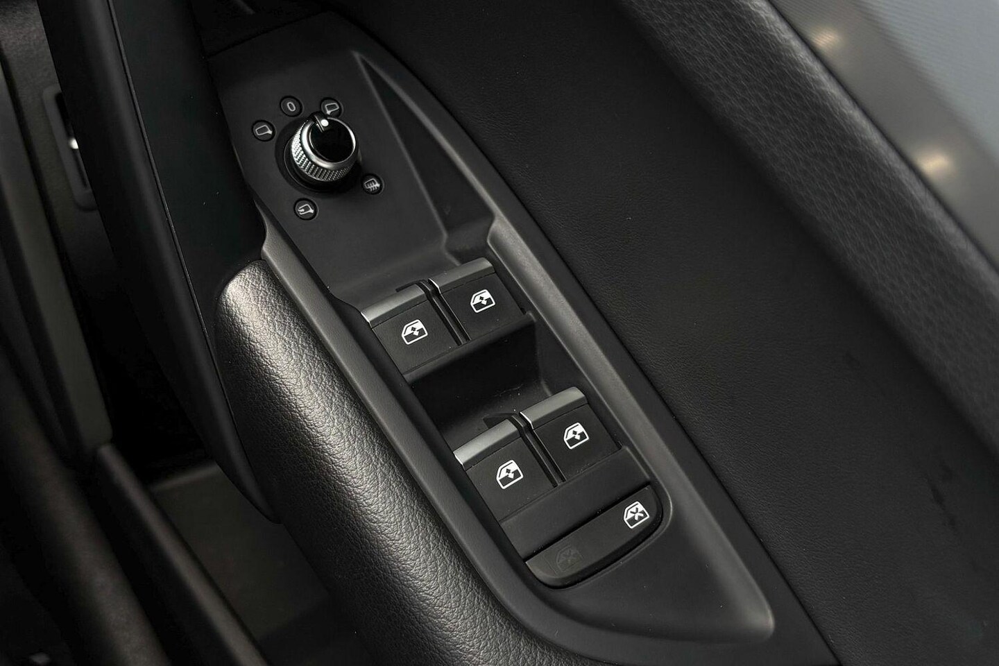 Image about Audi Q5 Sport 40 TDI quattro S tronic