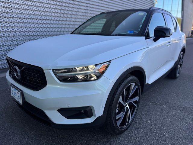 2022 Volvo XC40 R-Design