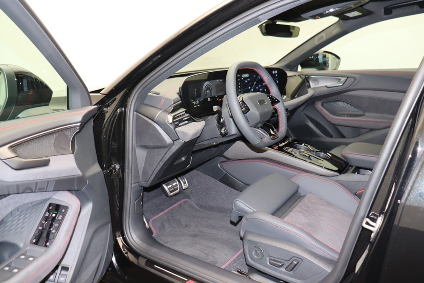 Bild über Audi A5 Avant e-hybrid e-hybrid quattro 270 kW S tronic - für weitere Informationen kontaktieren Sie den Audi Partner