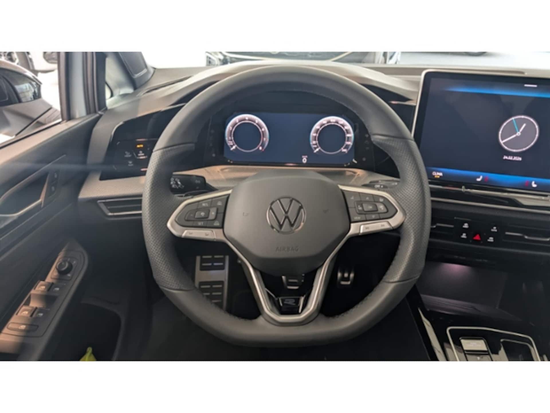 Volkswagen Golf R-Line