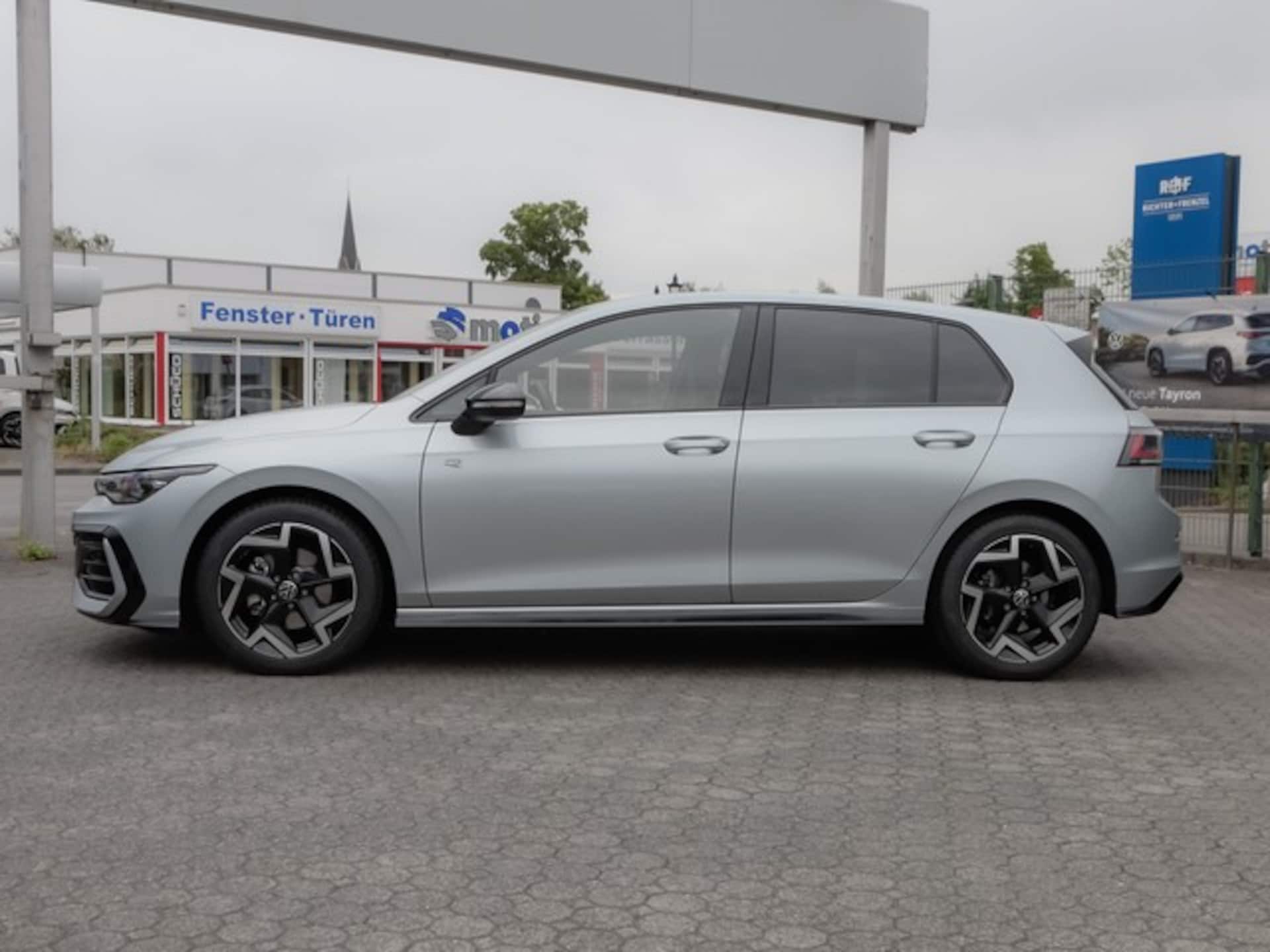 Volkswagen Golf R-Line