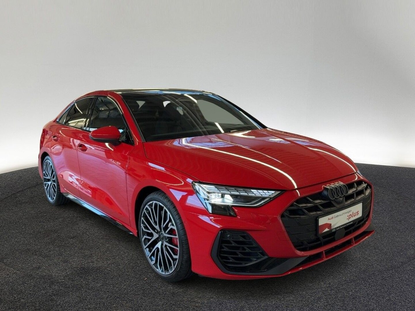Bild über Audi S3 Limousine TFSI quattro S tronic - für weitere Informationen kontaktieren Sie den Audi Partner