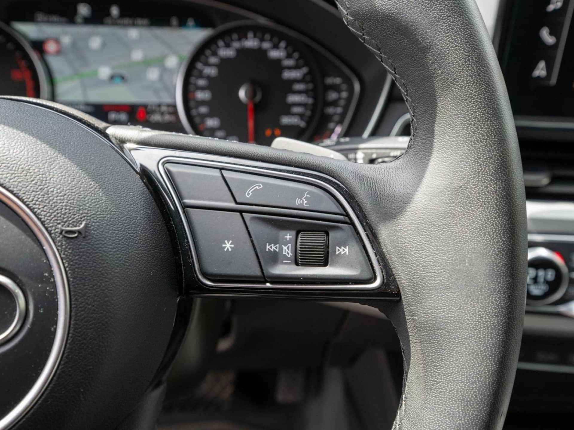 Audi A4 Avant S line