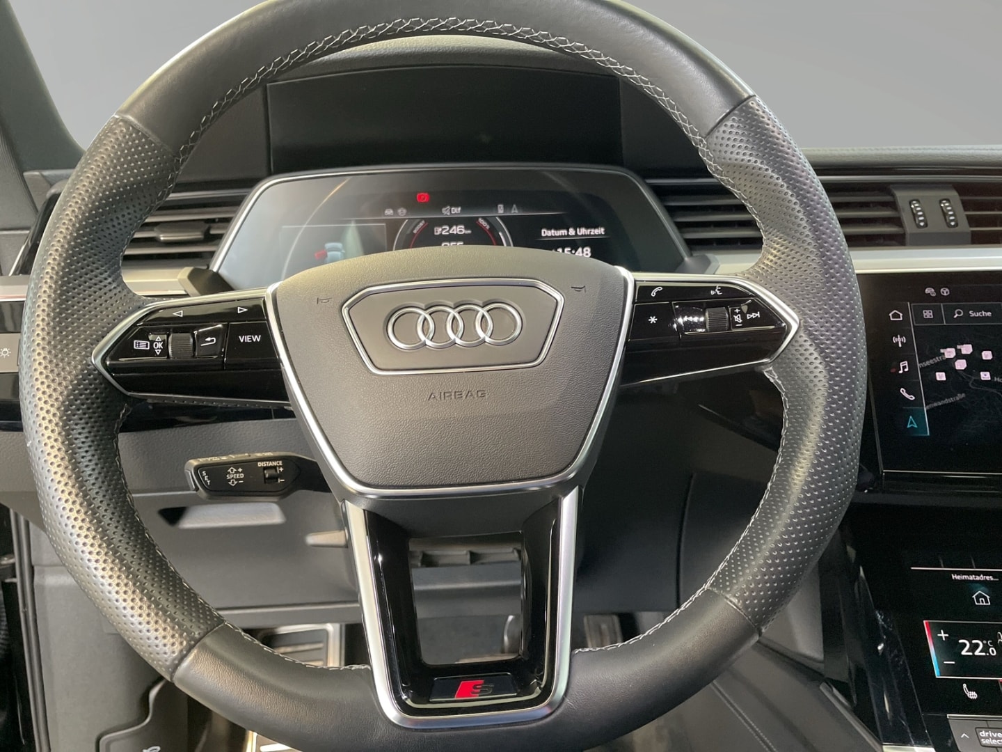 Bild über Audi SQ8 Sportback e-tron e-tron quattro - für weitere Informationen kontaktieren Sie den Audi Partner