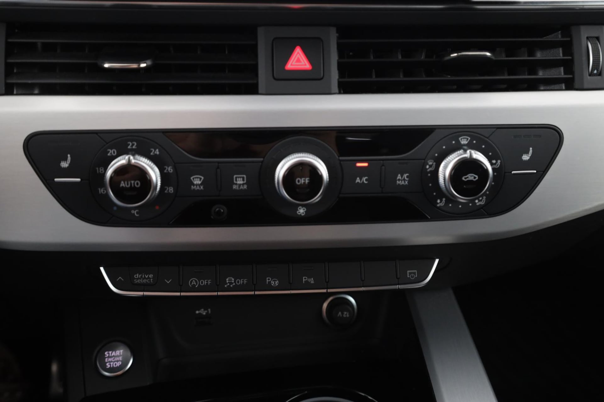 Audi A4 Avant S line