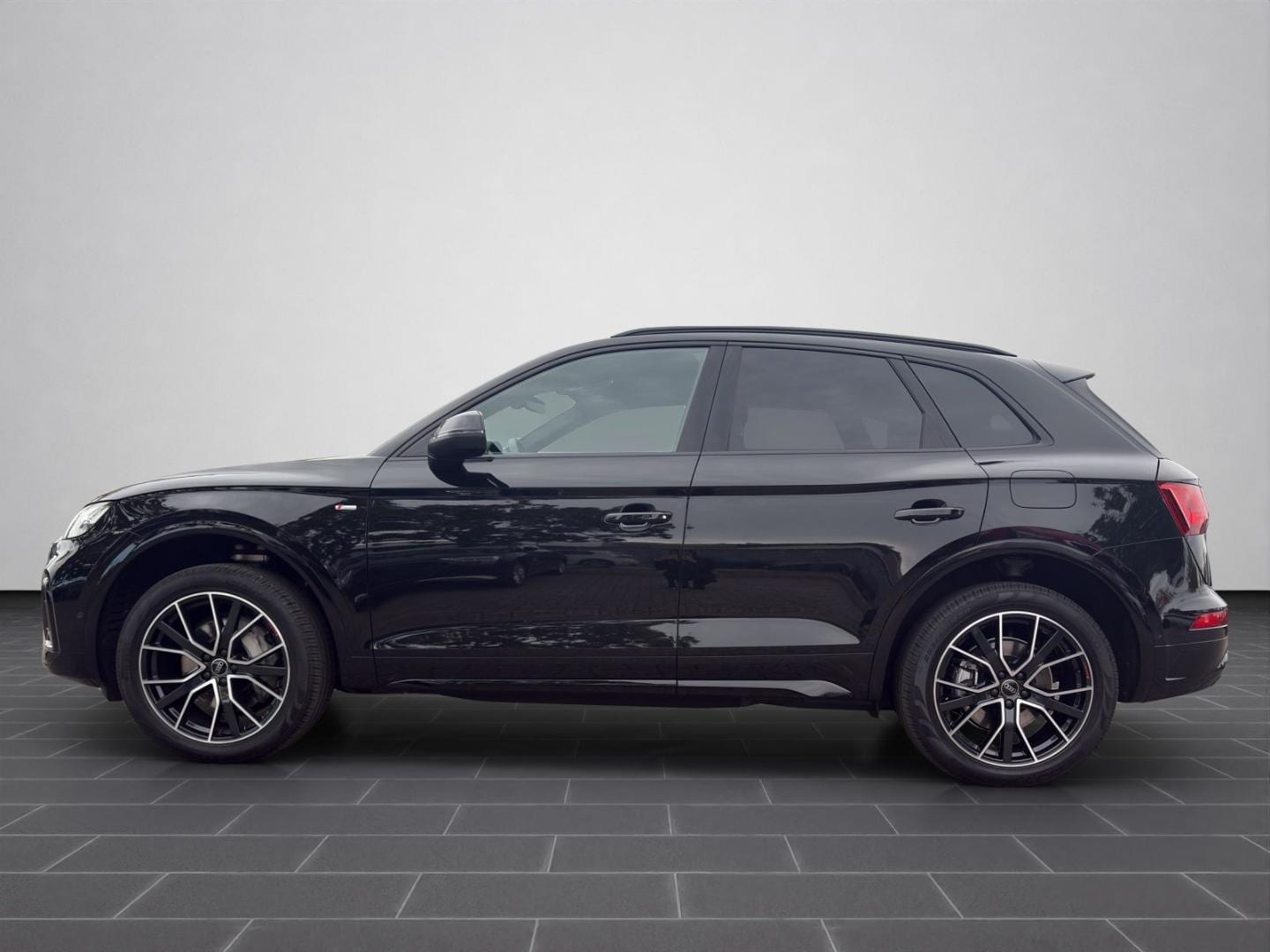Bild über Audi Q5 TFSI e S line business 55 TFSI e quattro S tronic - für weitere Informationen kontaktieren Sie den Audi Partner