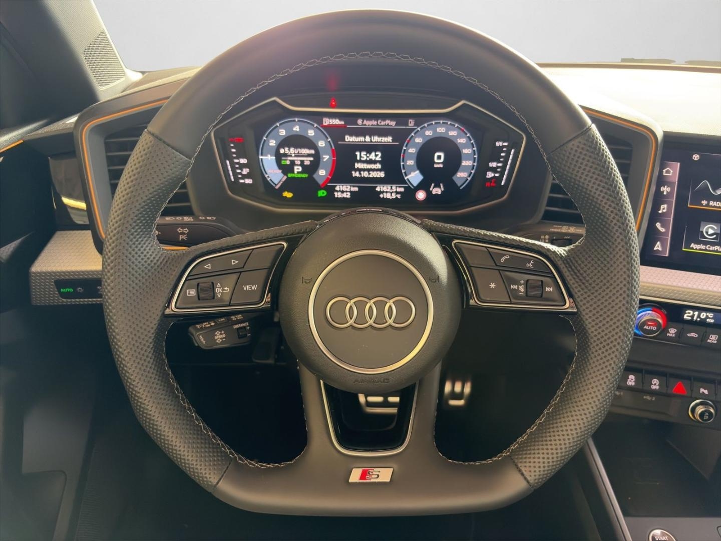 Bild über Audi A1 Sportback S line 30 TFSI S tronic - für weitere Informationen kontaktieren Sie den Audi Partner