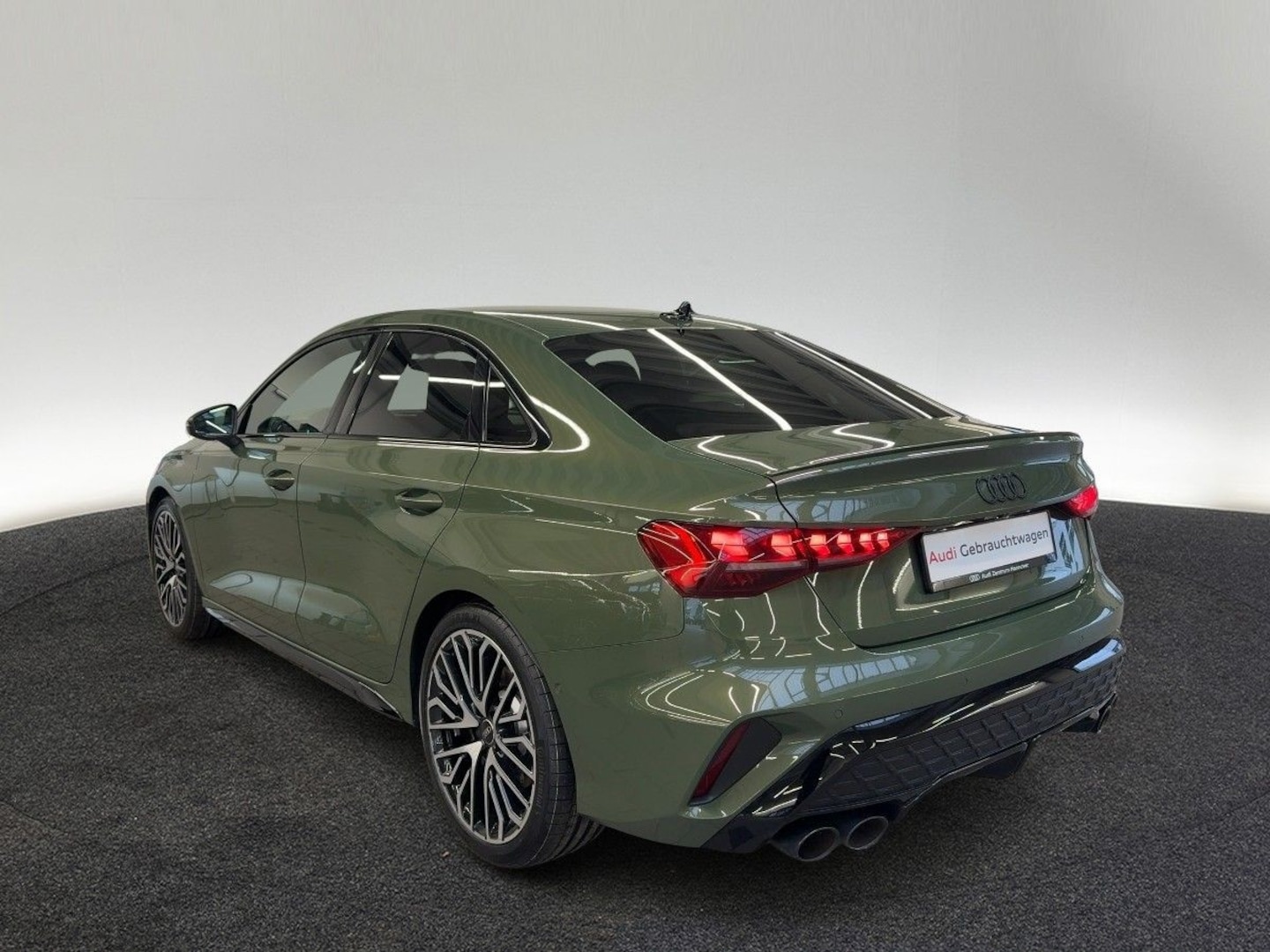 Bild über Audi S3 Limousine TFSI quattro S tronic - für weitere Informationen kontaktieren Sie den Audi Partner