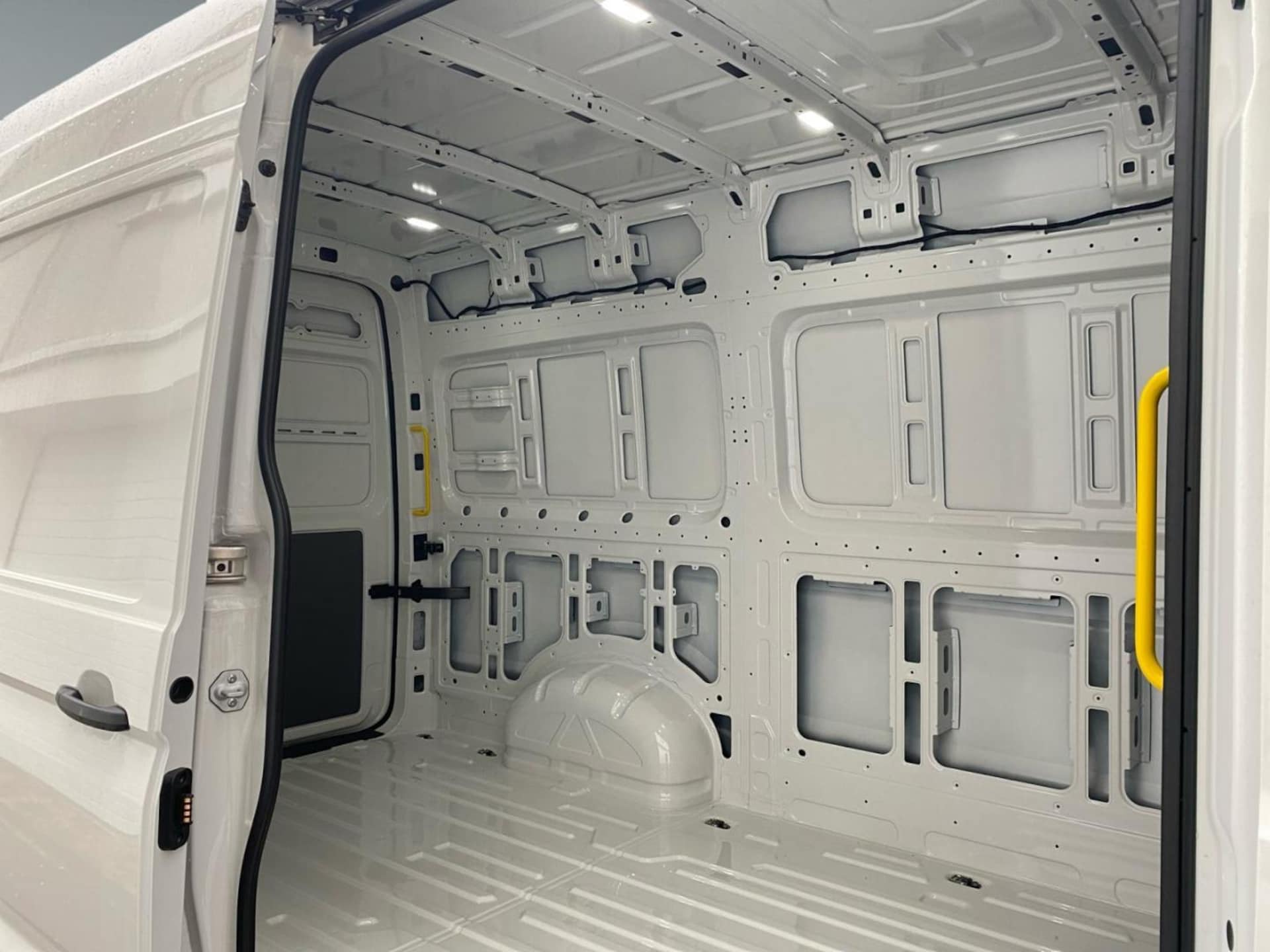Volkswagen Crafter Kasten mittlerer Radstand