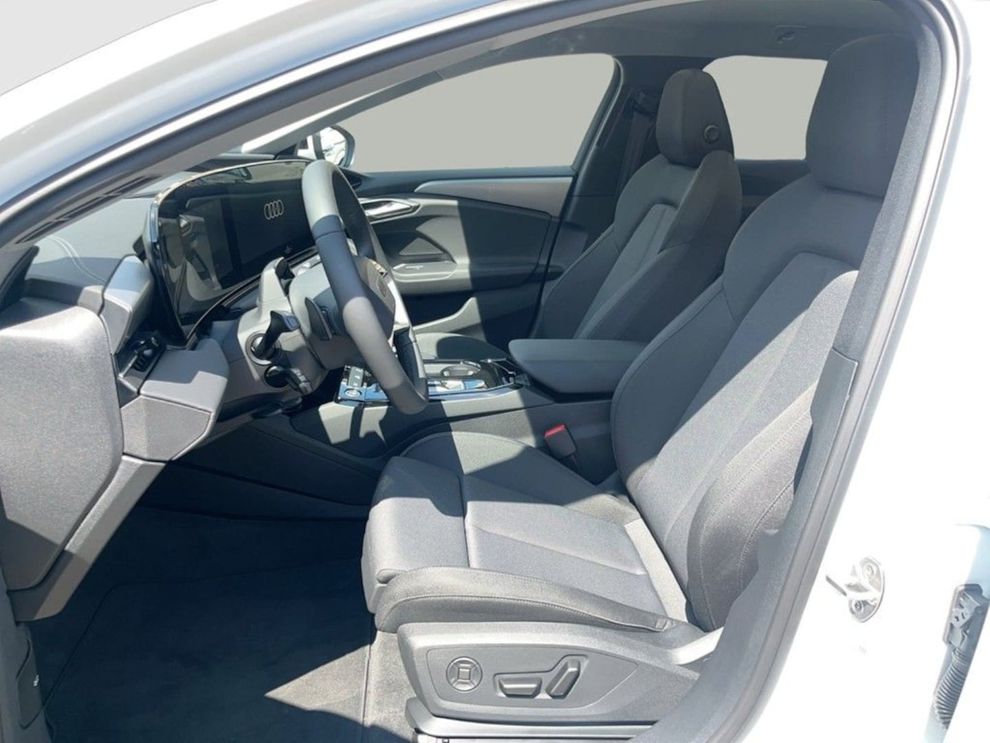 Bild über Audi A6 Avant e-tron S line business e-tron performance 270 kW - für weitere Informationen kontaktieren Sie den Audi Partner