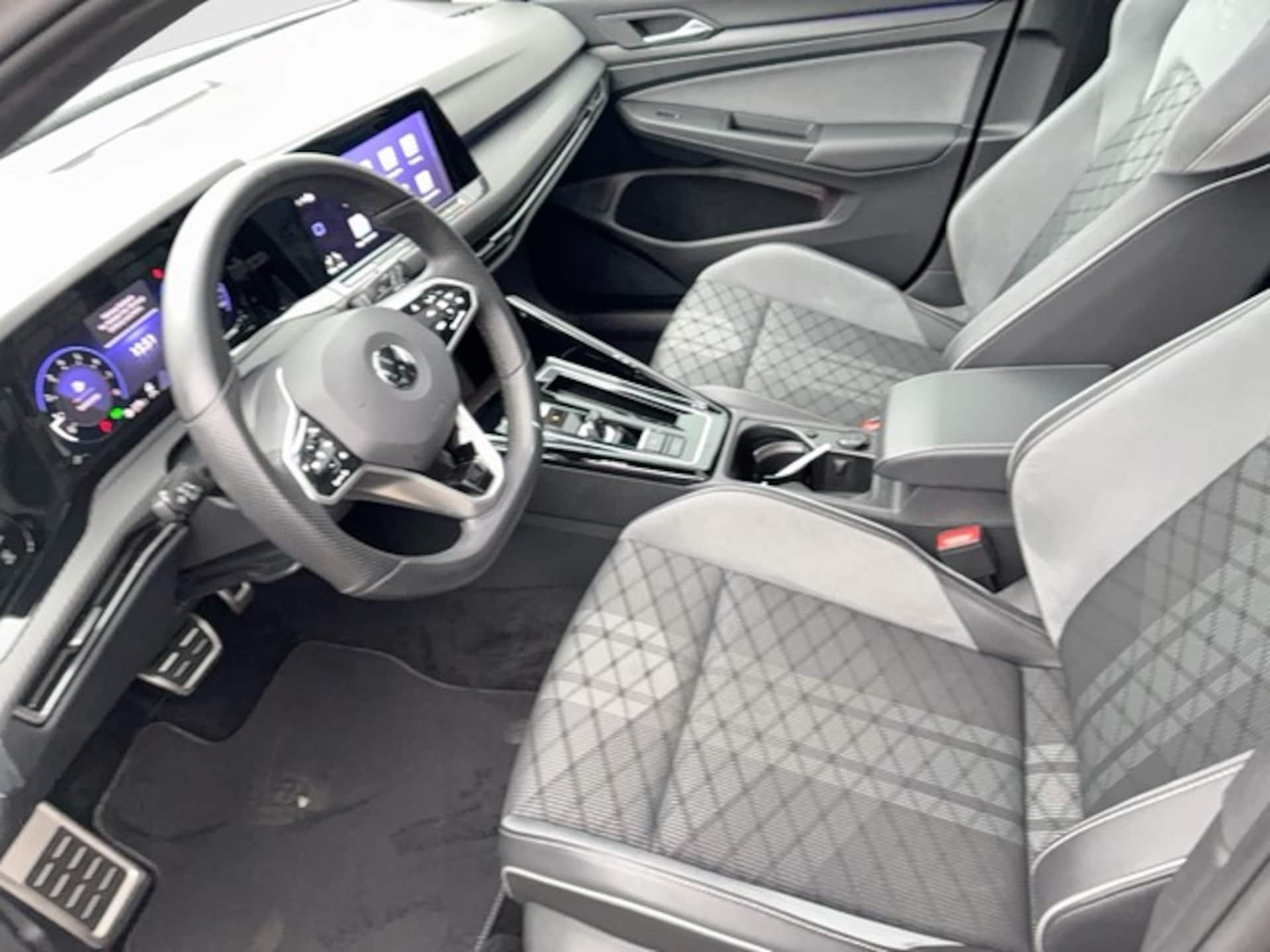 Volkswagen Golf Variant R-Line
