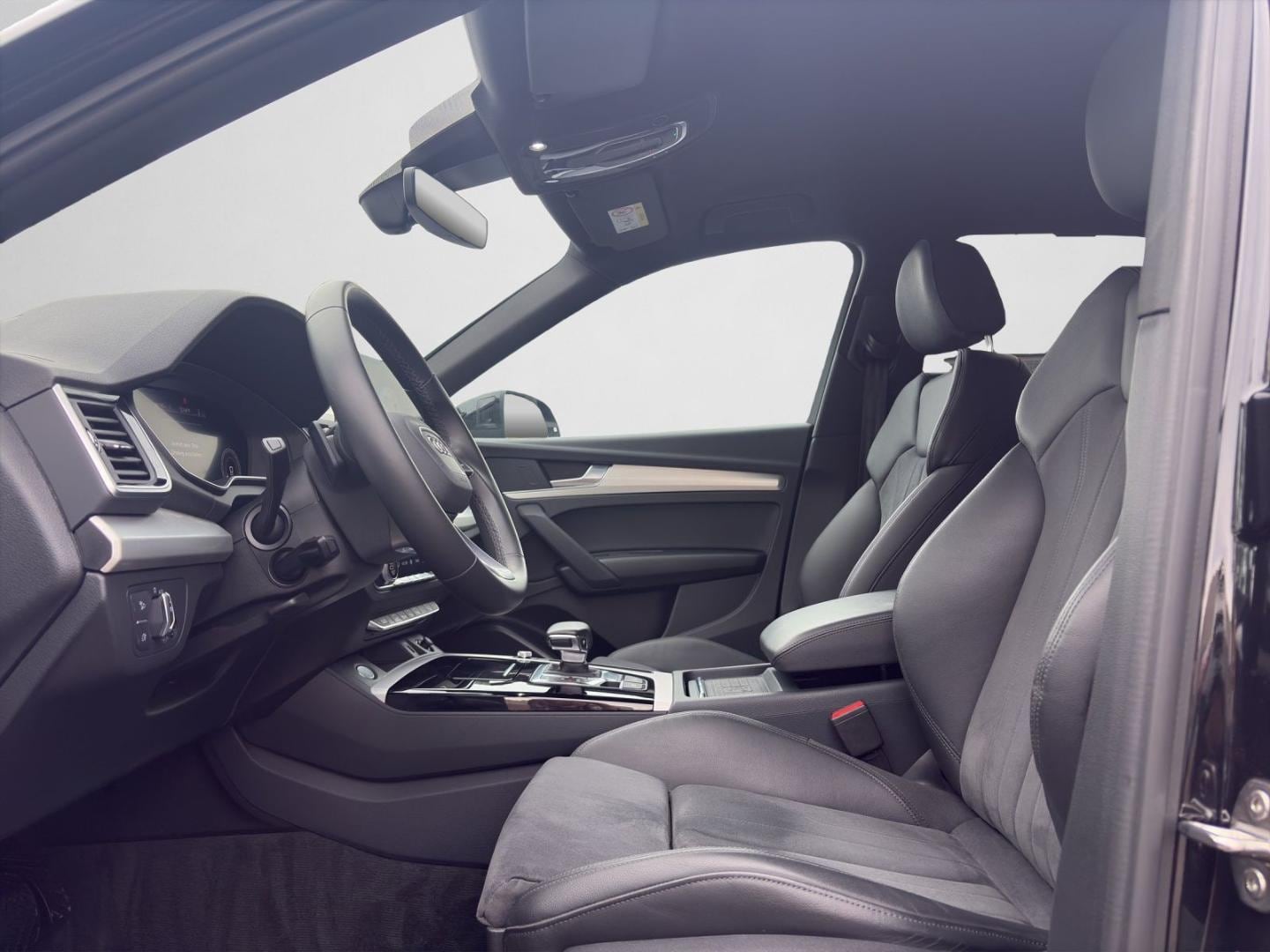 Bild über Audi Q5 TFSI e S line business 55 TFSI e quattro S tronic - für weitere Informationen kontaktieren Sie den Audi Partner