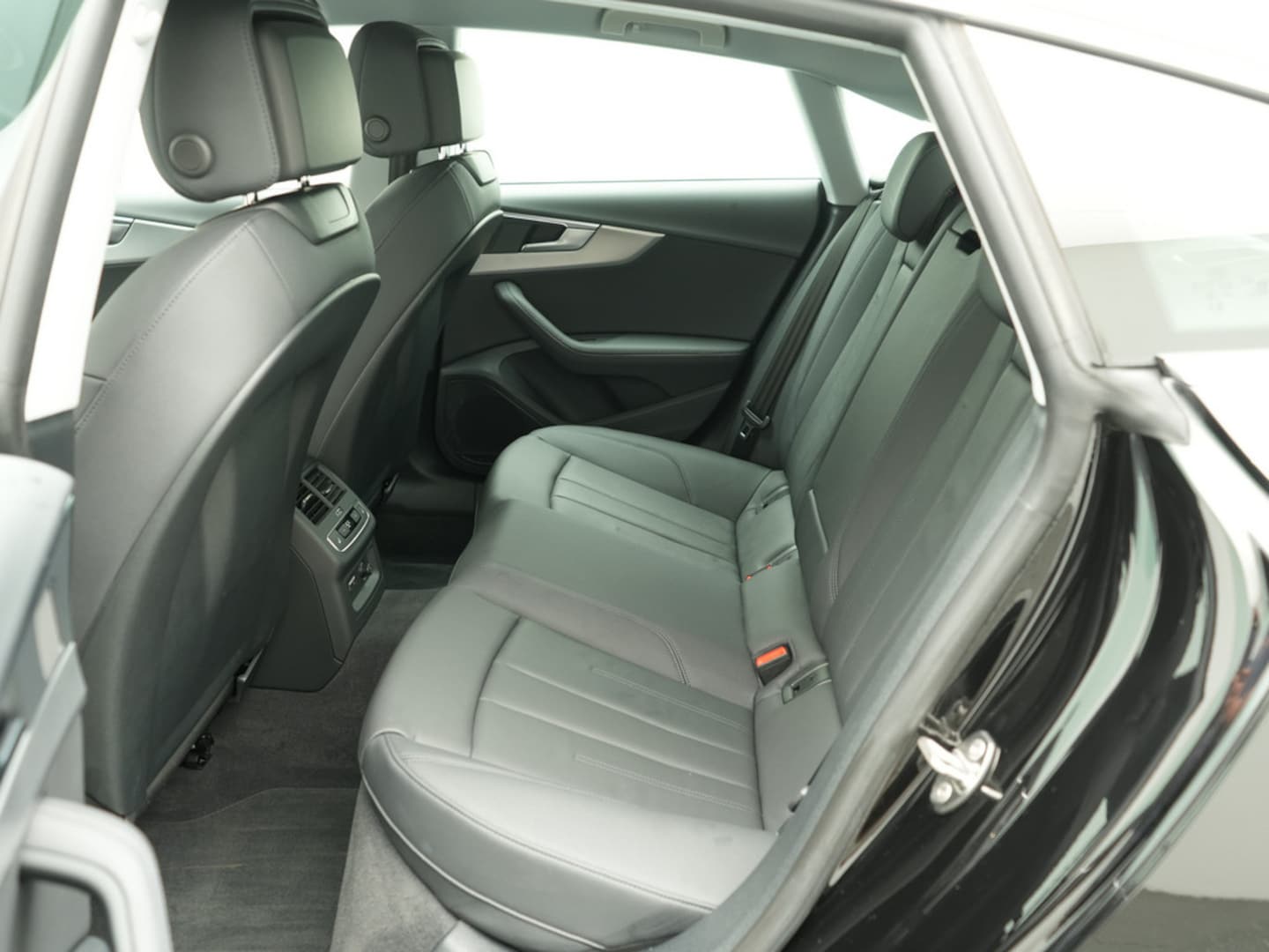Bild über Audi A5 Sportback 40 TDI S tronic - für weitere Informationen kontaktieren Sie den Audi Partner