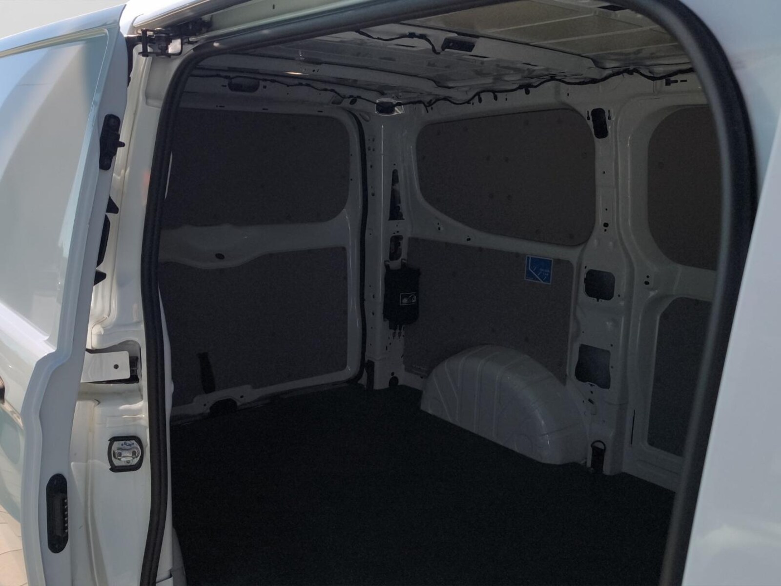 Volkswagen Transporter Kasten kurzer Radstand – Bild 22