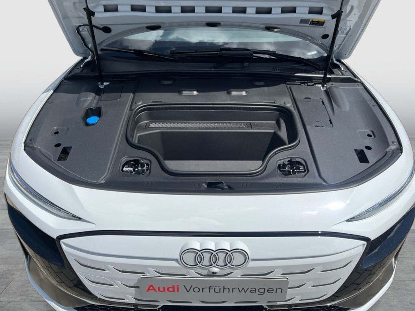 Bild über Audi A6 Avant e-tron S line business e-tron performance 270 kW - für weitere Informationen kontaktieren Sie den Audi Partner