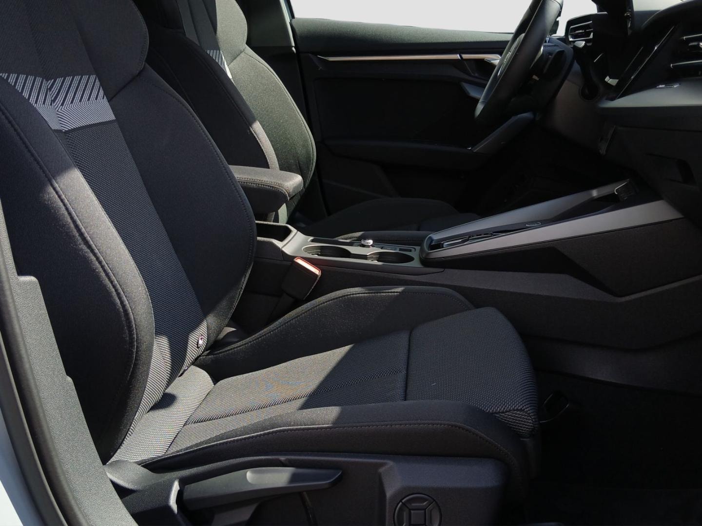 Bild über Audi A3 Sportback TFSI e TFSI e 150 kW S tronic - für weitere Informationen kontaktieren Sie den Audi Partner