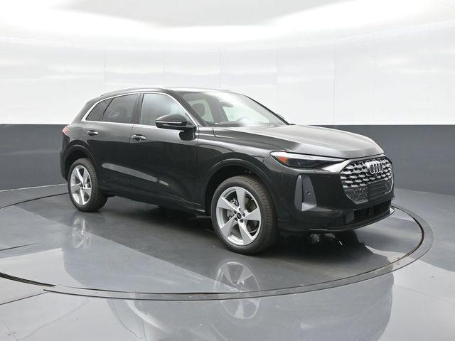 2026 Audi Q5 Premium Plus quattro's photo