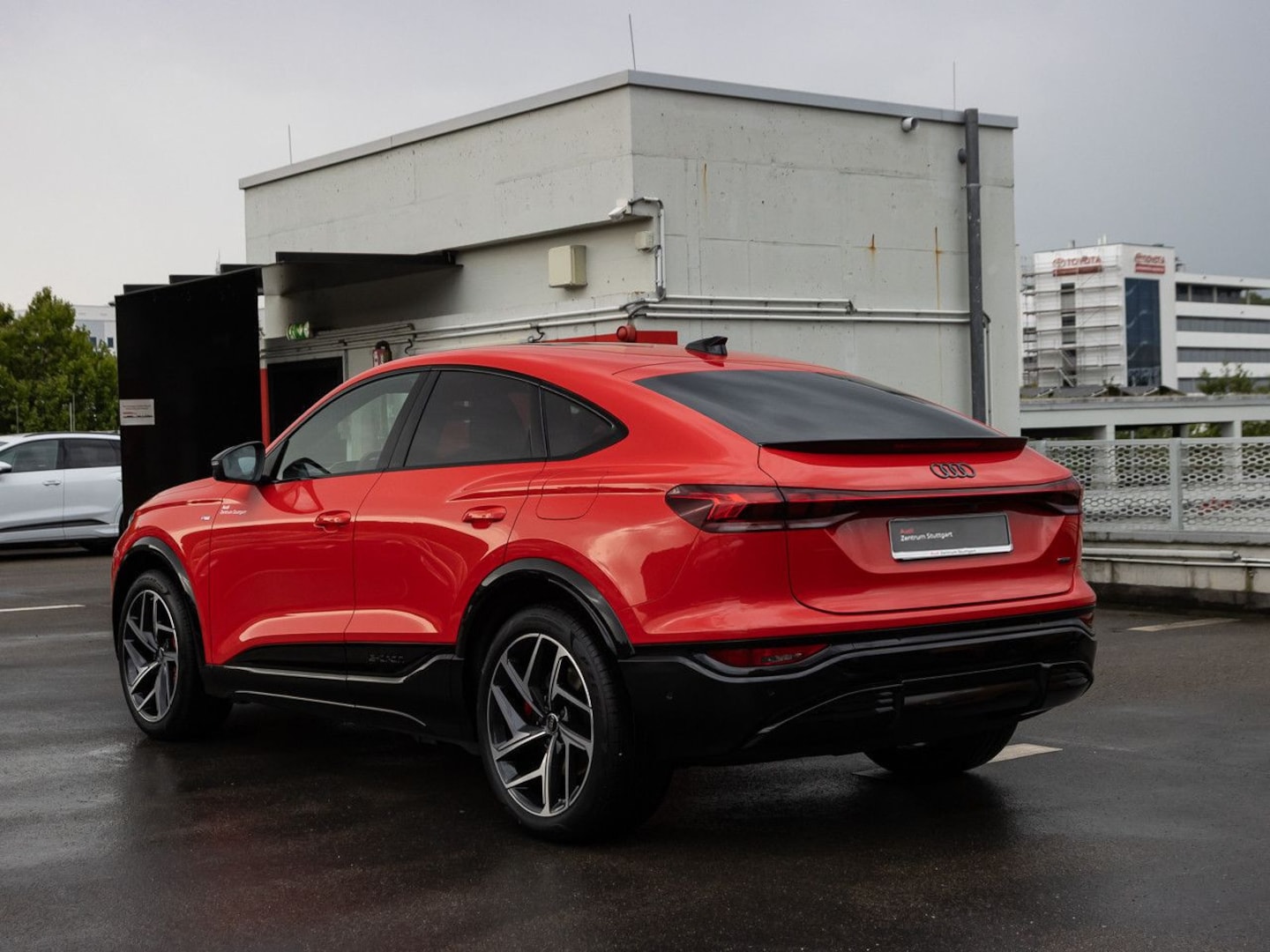 Bild über Audi Q6 Sportback e-tron S line business e-tron quattro 315 kW - für weitere Informationen kontaktieren Sie den Audi Partner