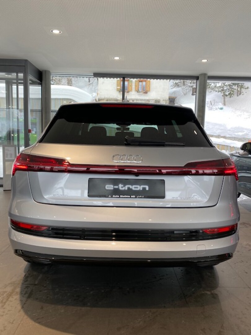 Bild über Audi e-tron Black Edition advanced 55 quattro 300,00 kW - for more details contact your dealer