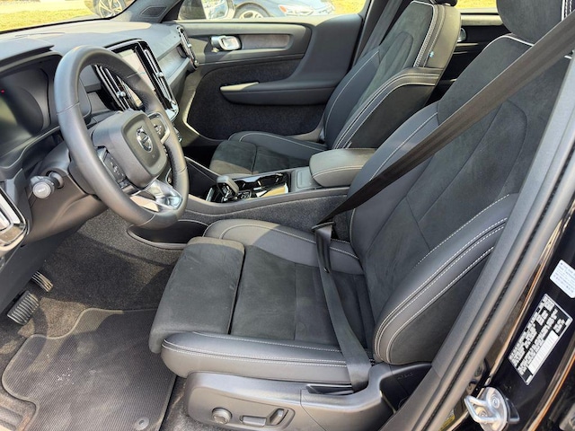 2023 Volvo C40 Recharge Pure Electric