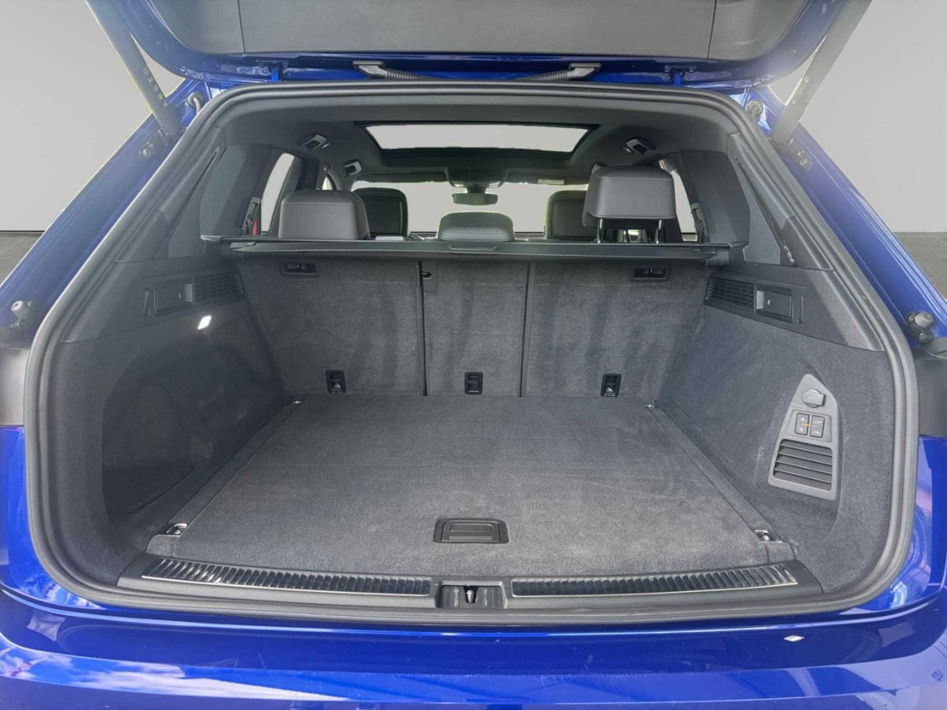 Volkswagen Touareg R
