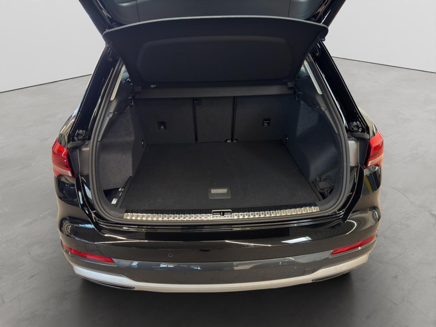 Bild über Audi Q3 advanced 35 TFSI S tronic - für weitere Informationen kontaktieren Sie den Audi Partner