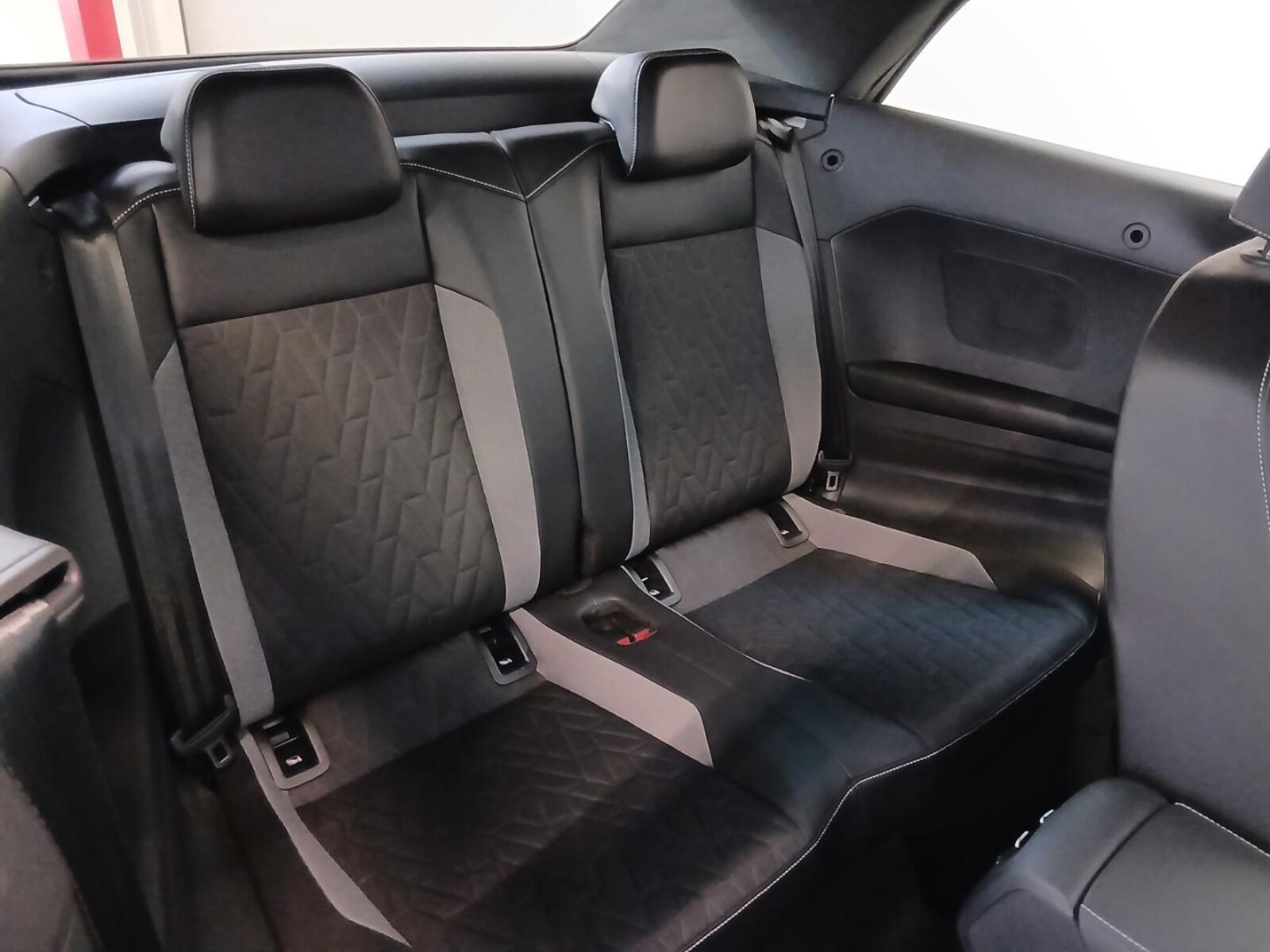 Volkswagen T-Roc Cabriolet – Bild 11