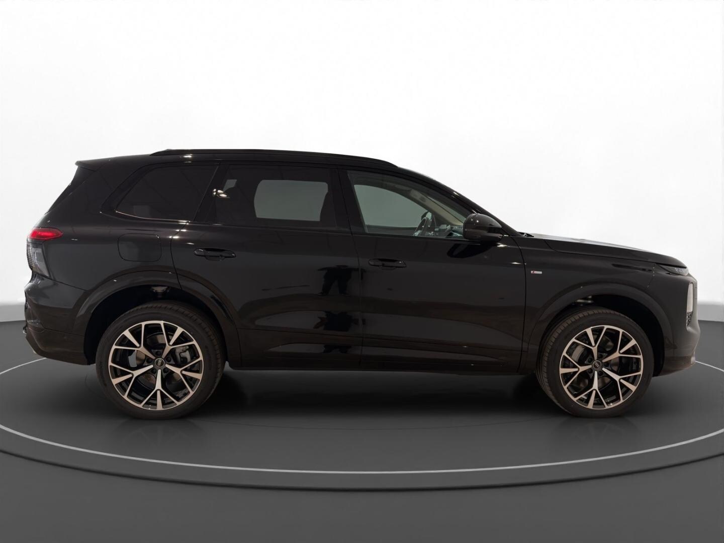 Bild über Audi Q7 SUV TDI quattro 220 kW tiptronic - für weitere Informationen kontaktieren Sie den Audi Partner