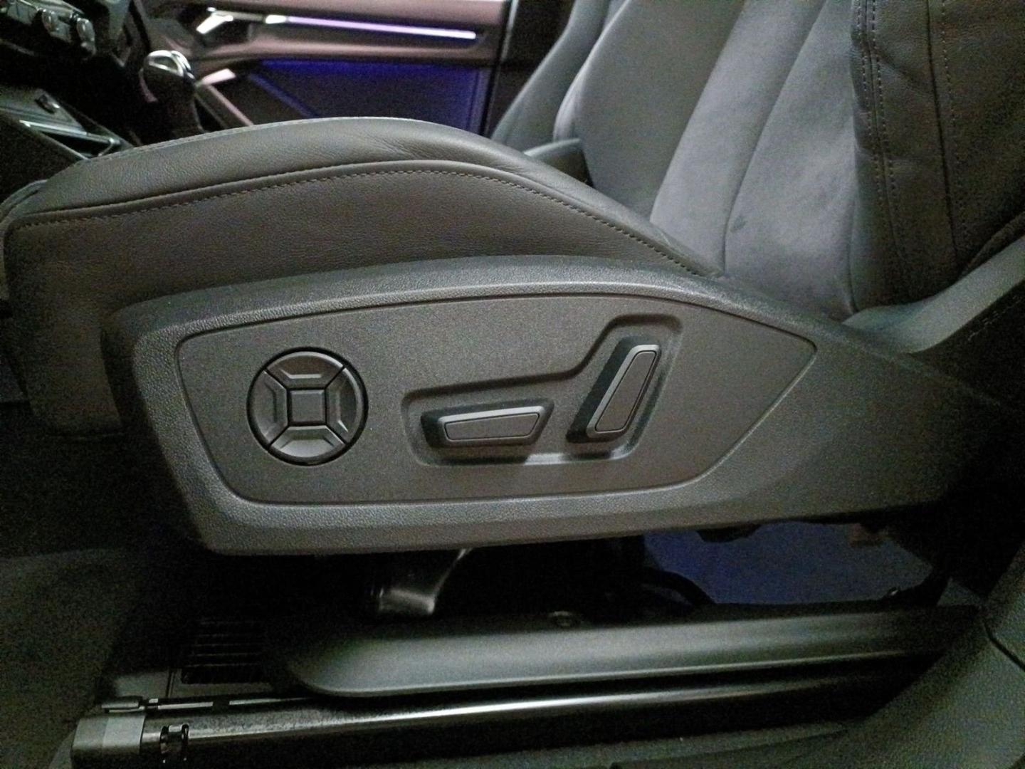 Immagine di Audi RS Q3 Sportback RS Q3 Sportback 294 kW (400 CV) S tronic - Vista: for more details contact your dealer