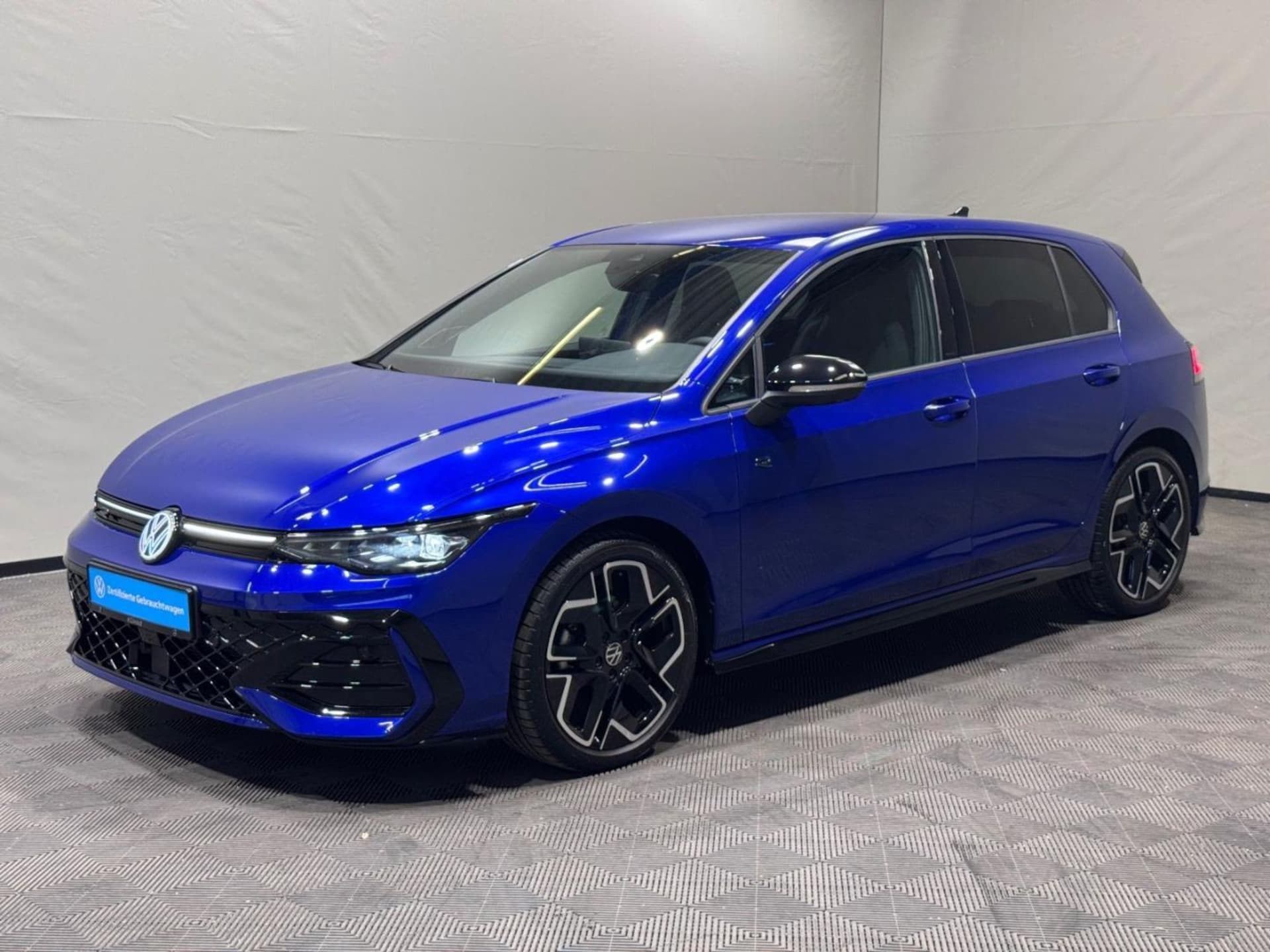 Volkswagen Golf R-Line