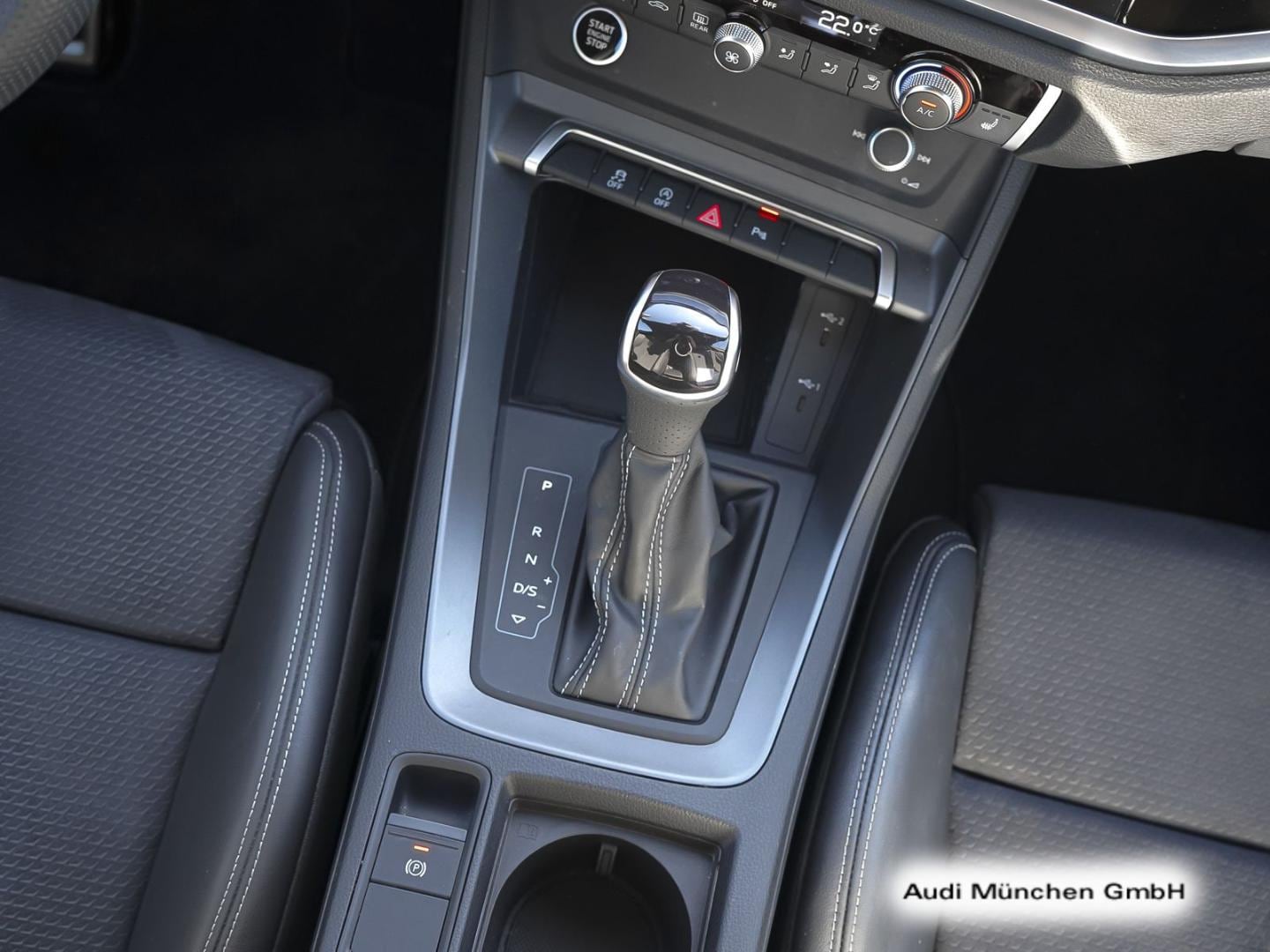Bild über Audi Q3 S line 40 TFSI quattro S tronic - für weitere Informationen kontaktieren Sie den Audi Partner