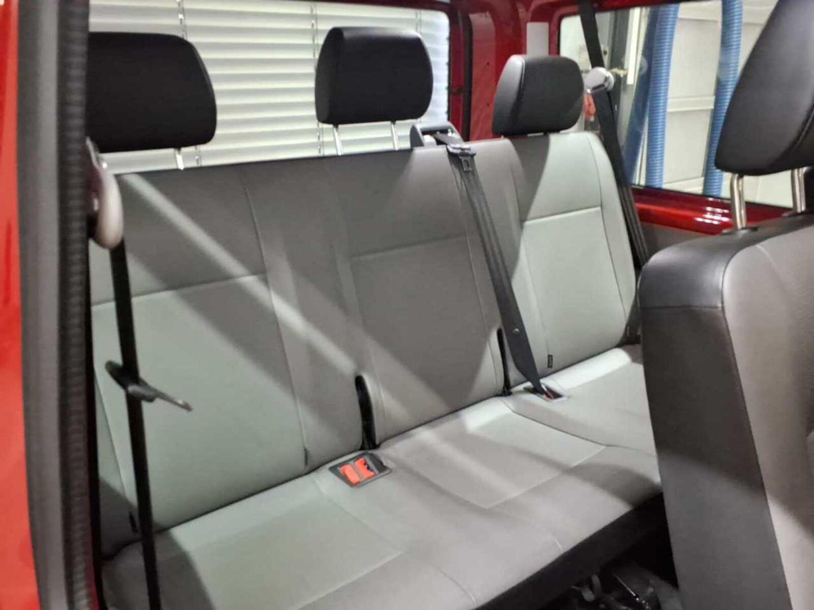 Volkswagen T6.1 Transporter Kombi kurzer Radstand – Bild 11