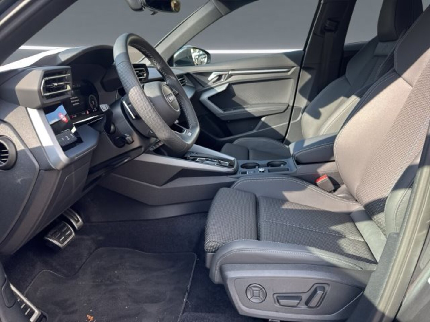Bild über Audi A3 allstreet TDI S tronic - für weitere Informationen kontaktieren Sie den Audi Partner
