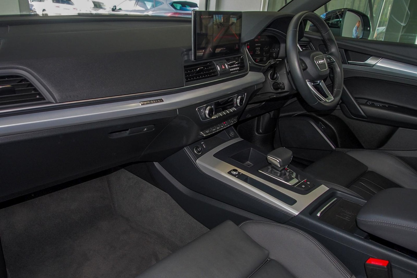 Image about Audi Q5 Sport 40 TDI quattro S tronic