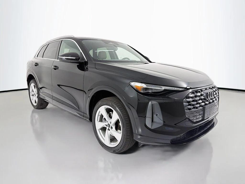 2026 Audi Q5 Premium Plus quattro's photo