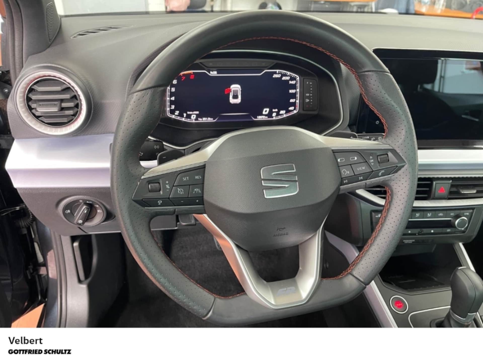 SEAT Arona FR