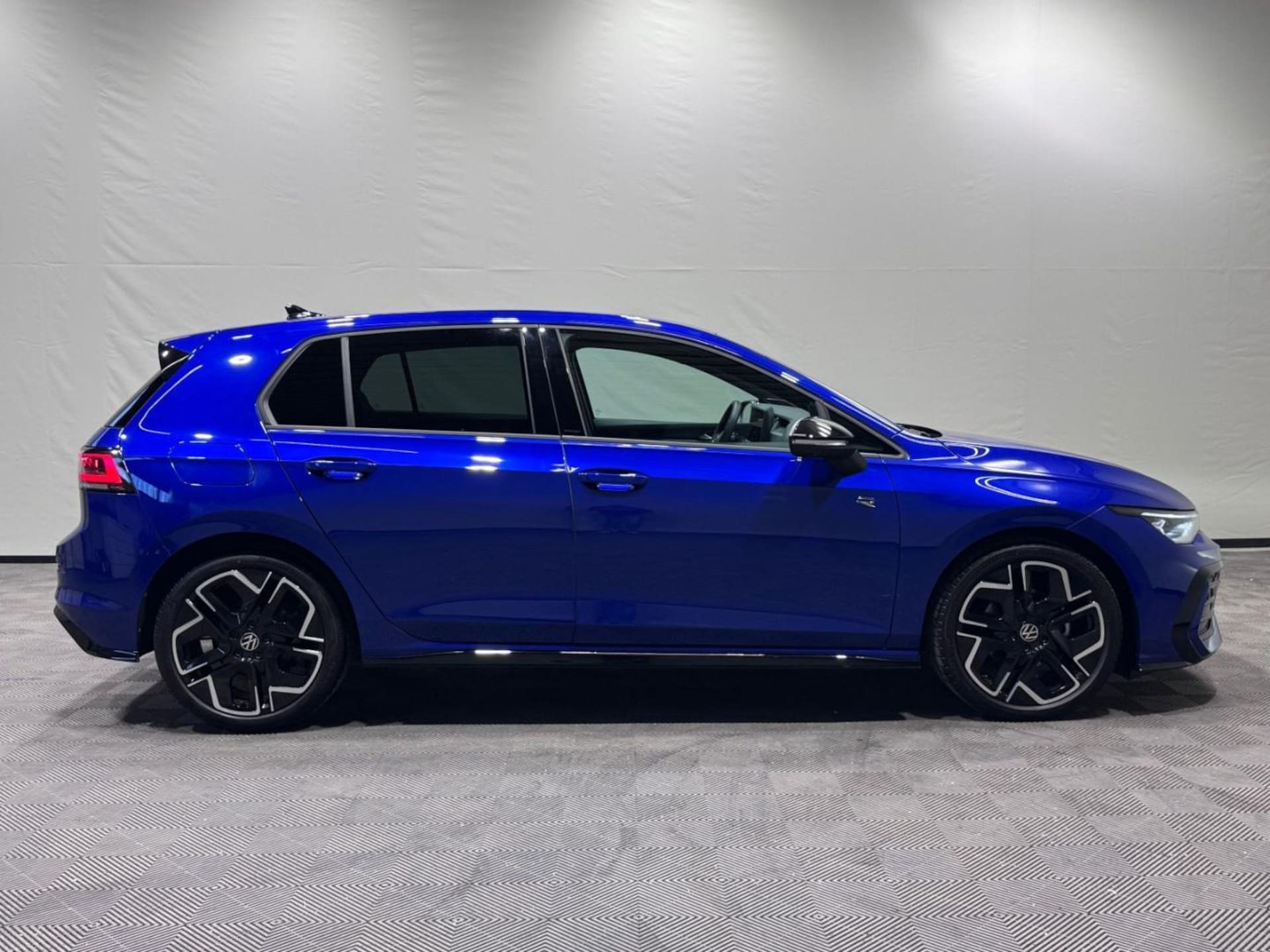 Volkswagen Golf R-Line