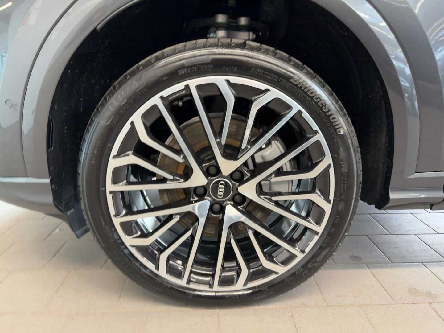 Bild über Audi Q5 SUV TDI quattro 220 kW S tronic - für weitere Informationen kontaktieren Sie den Audi Partner