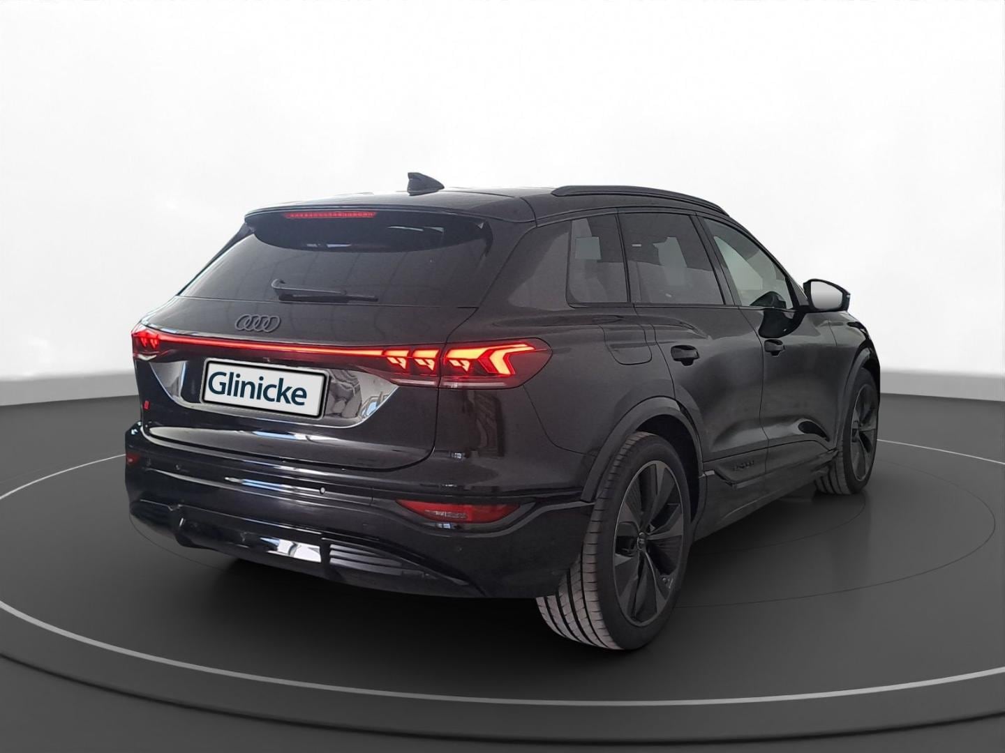 Bild über Audi SQ6 SUV e-tron e-tron quattro 360 kW - für weitere Informationen kontaktieren Sie den Audi Partner