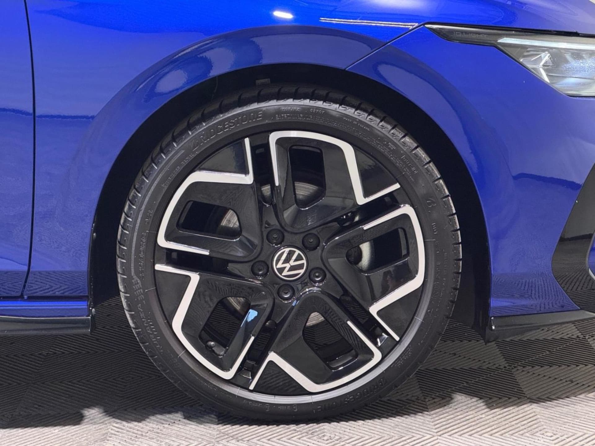 Volkswagen Golf R-Line